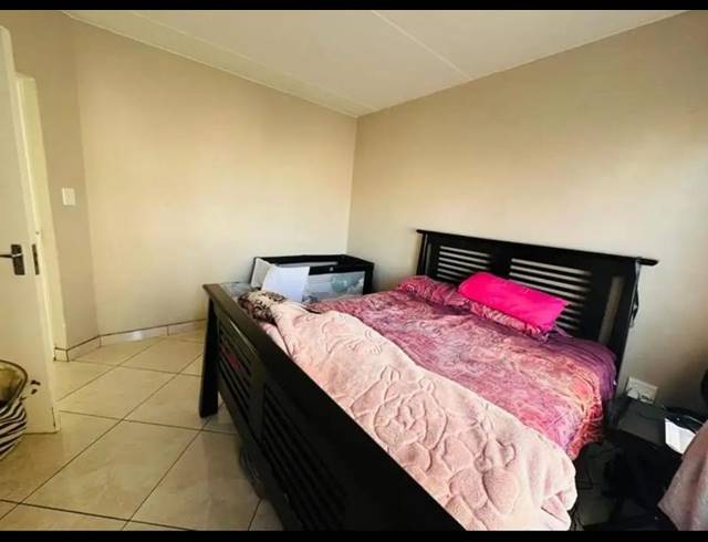 2 BEDROOM TOWNHOUSE FOR SALE IN MONDEOR